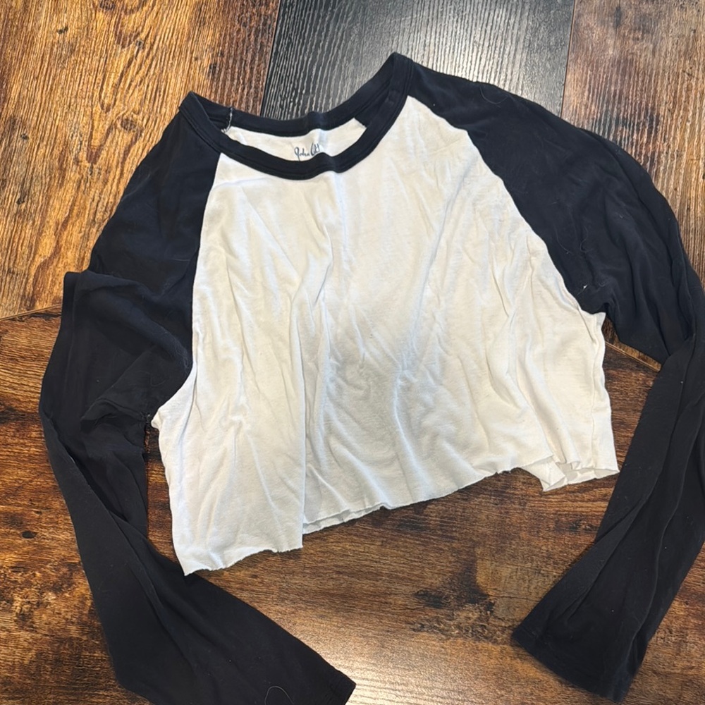 Black and White Raglan Sleeve Top